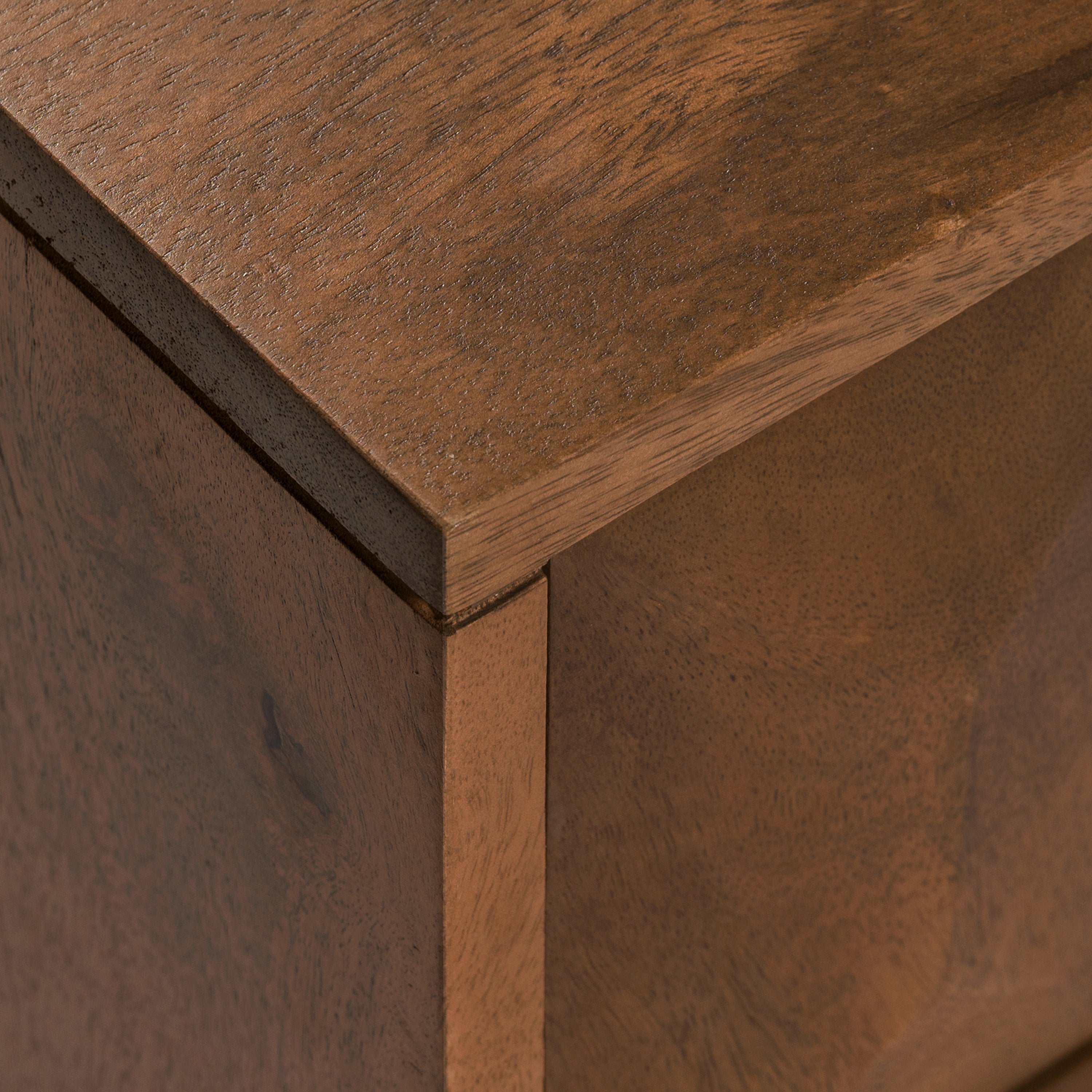 Modern English Walnut Walnut Wood Nightstand with Kiln-Dried Wood