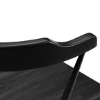 Chaise de salle à manger moderne du milieu du siècle noire avec cadre en chêne massif