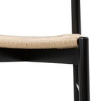 Chaise de salle à manger noire de style Mid-Century Modern avec cadre en chêne massif