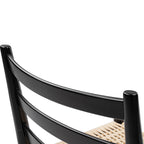 Chaise de salle à manger noire traditionnelle avec cadre en bois séché au four