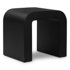 Table d'appoint moderne en béton noir avec construction résistante aux intempéries