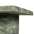 Table basse moderne en vert algue avec une structure résistante aux intempéries