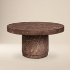 Table basse rouge bordeaux moderne avec construction résistante aux intempéries