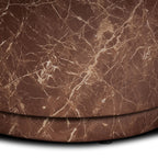 Table basse rouge bordeaux moderne avec construction résistante aux intempéries