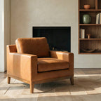 Fauteuil moderne en cuir sellier marron avec cadre en bois séché au four