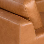 Fauteuil moderne en cuir sellier marron avec cadre en bois séché au four